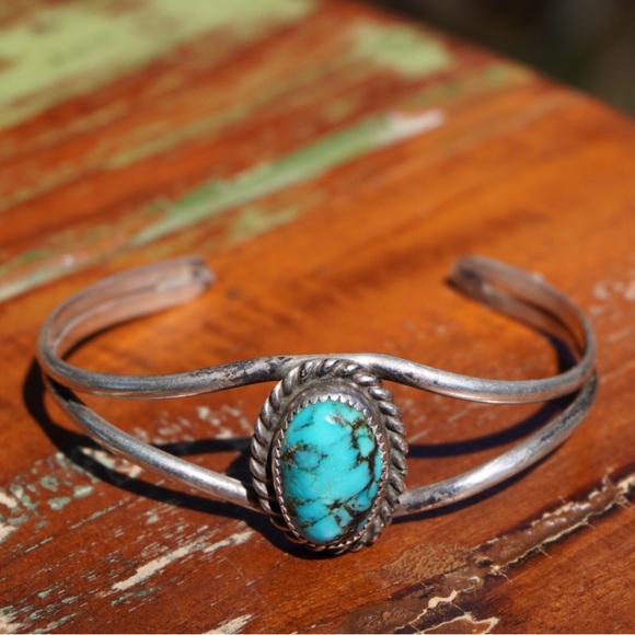 Vintage Sterling Silver Turquoise Cuff Bracelet - Picture 7 of 16